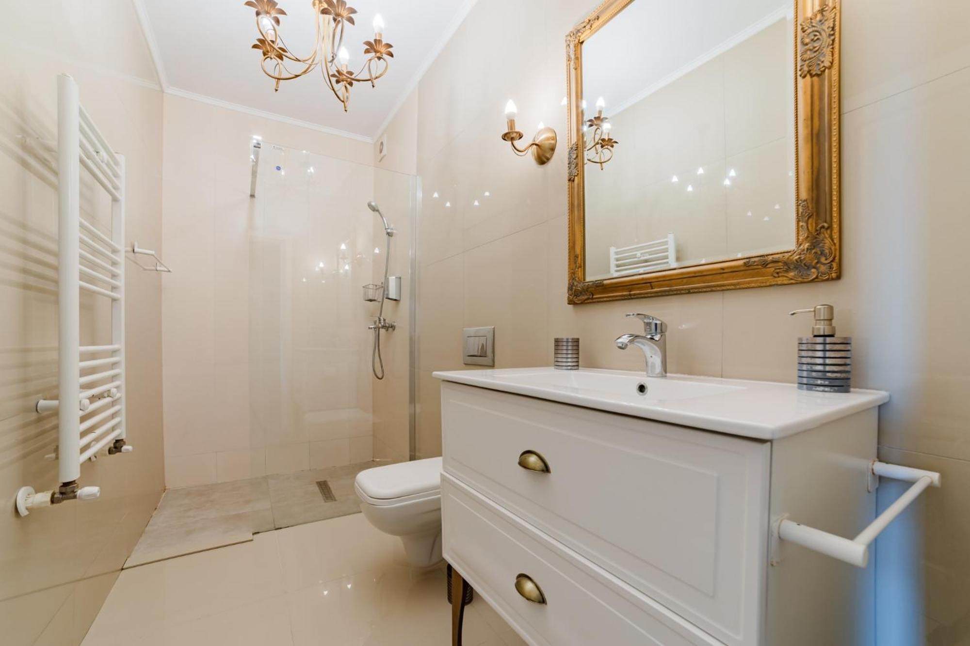 Romantic Jacuzzi Chic Apartment シナヤ エクステリア 写真